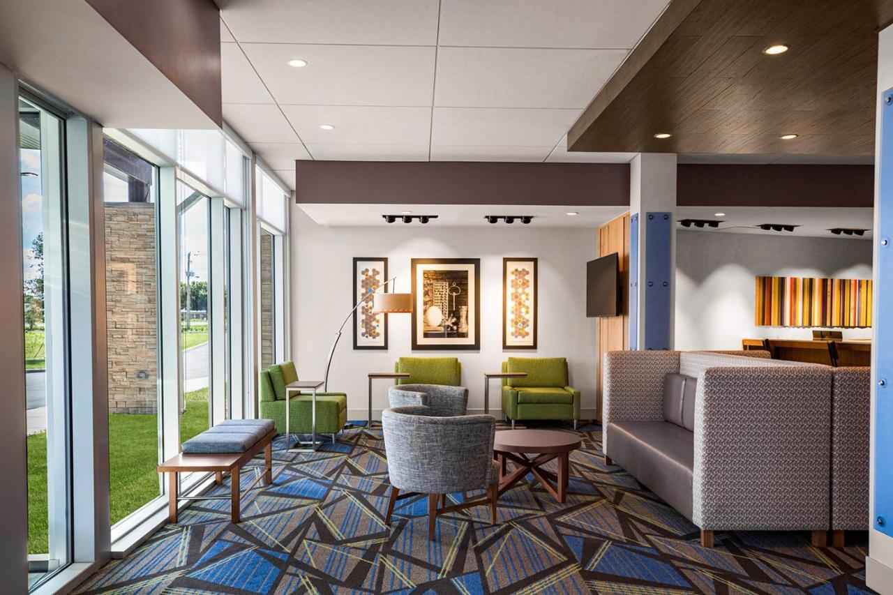 Holiday Inn Express & Suites Sanford - Lake Mary By Ihg Exterior photo