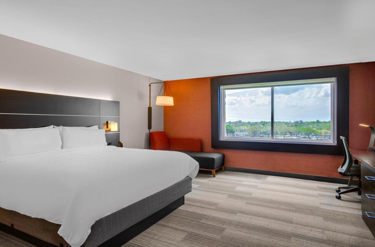 Holiday Inn Express & Suites Sanford - Lake Mary By Ihg Exterior photo